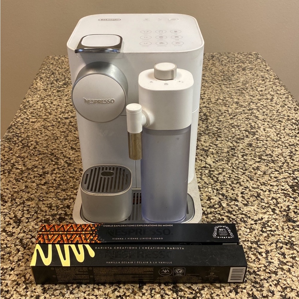 Gran lattissima espresso machine by delonghi